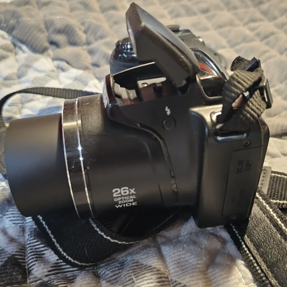 Professional brand Nikon l330 digital camera with video see beautiful pictures